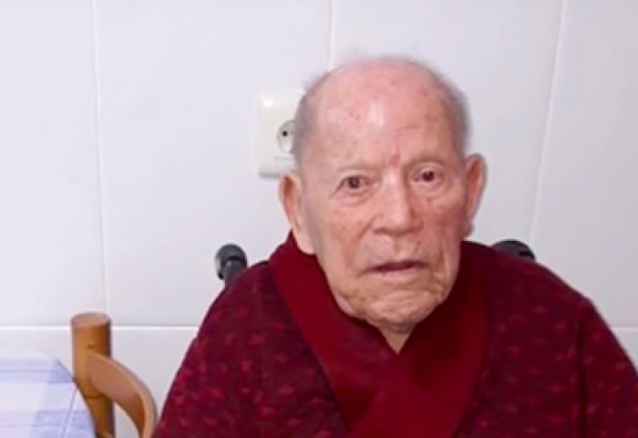 112 настай дэлхийн хамгийн өндөр настан урт наслах нууцаа дэлгэжээ