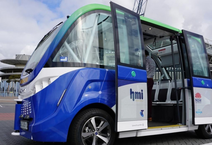 Токио-2020 олимпын наадамд оролцох тамирчдыг жолоочгүй автобусаар тээвэрлэж байна