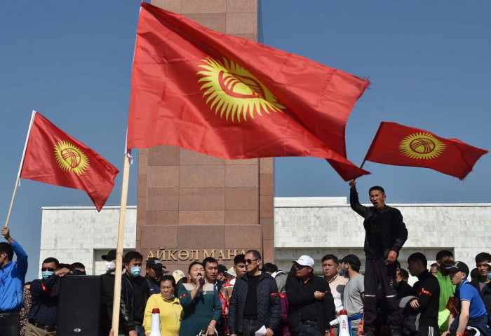 Киргизүүд нийслэлийнхээ дүүргүүдийн нэрийг солих санаачилга гаргасан нь Оросын улс төрчдийг бухимдуулав