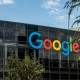 Google компани томоохон цомхотголын хүрээнд 31 массажистаа халжээ