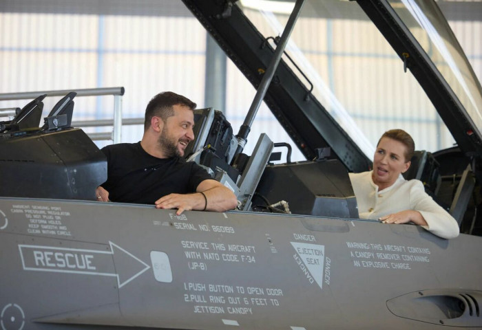 Нидерланд, Дани улсууд нийтдээ 61 ширхэг F-16 сөнөөгч онгоцыг Украинд хандивлахаар болов