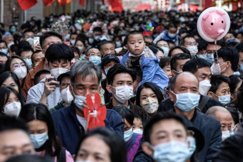 Хятадын хүн амын 80 хувь коронавирусийн халдвар авсныг мэдээлэв