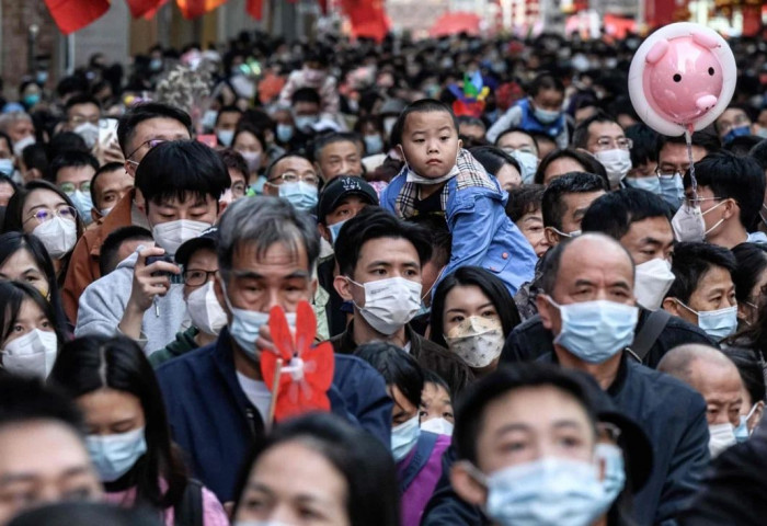 Хятадын хүн амын 80 хувь коронавирусийн халдвар авсныг мэдээлэв