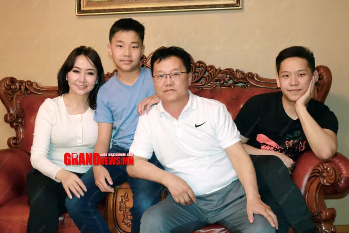 Grand Family: Хань Ц.Амарсанаа: Адьяасүрэн гэж охин их энгийн, хуурамч дүр эсгэдэггүй нь надад таалагдсан