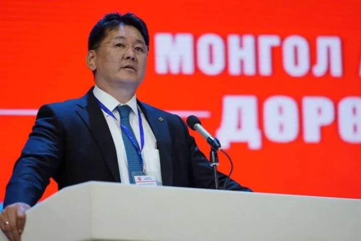 У.Хүрэлсүхийн санал болгосон баг