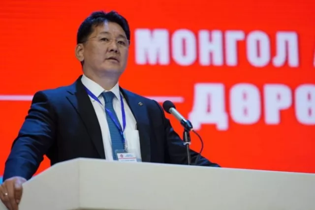 У.Хүрэлсүхийн санал болгосон баг