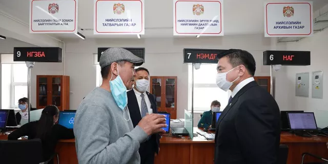Баянхошууны иргэд төрийн үйлчилгээг дэргэдээсээ авч эхэллээ