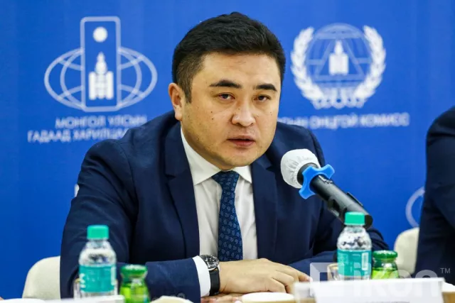 Г.Ганбаяр: ШУТИС-ийг Эрдэнэт рүү, ХААИС-ийг Дархан руу нүүлгэнэ