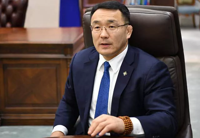 Д.СУМЪЯАБАЗАР: УЛСТӨРЖИХӨӨРӨӨ ДАЛИЙ ЮМ ШИГ БҮГДИЙГ ӨӨРЧЛӨХ ЮМ. БОЛЬ, ДАРГА НАР АА