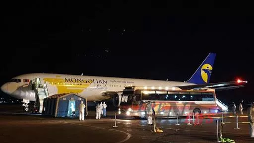Япон улсаас 146 иргэн эх орондоо ирлээ