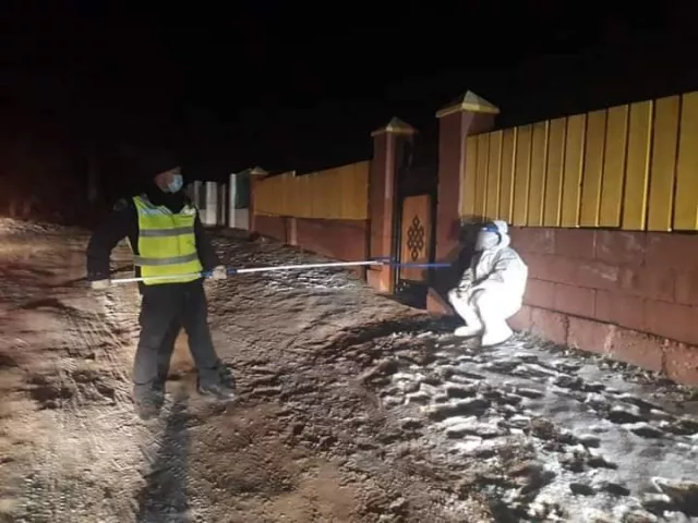 Дүү нартайгаа хамт халдвар авсан нь батлангуут ах нь зугтаажээ