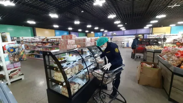КОВИД-19: Хүнсний дэлгүүр, худалдааны төвөөр үйлчлүүлэгчдэд өгөх зөвлөгөө