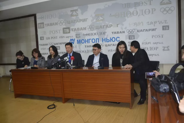 	 МСНЭ-ийн их хурлыг орхин гарсан төлөөлөгчид тайлбар хийлээ