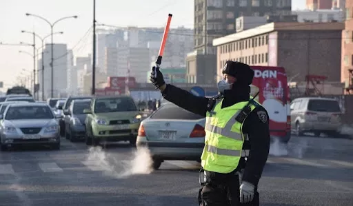 Өнөөдрөөс жолооч нар дугаарын хязгаарлалтаар замын хөдөлгөөнд оролцоно