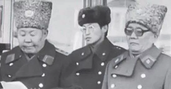 Санжийн Баярын сайн тал нь...