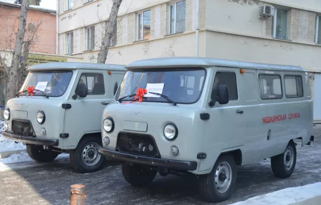 Хөвсгөл аймгийн 2 суманд түргэн тусламжийн автомашин гардуулж өглөө