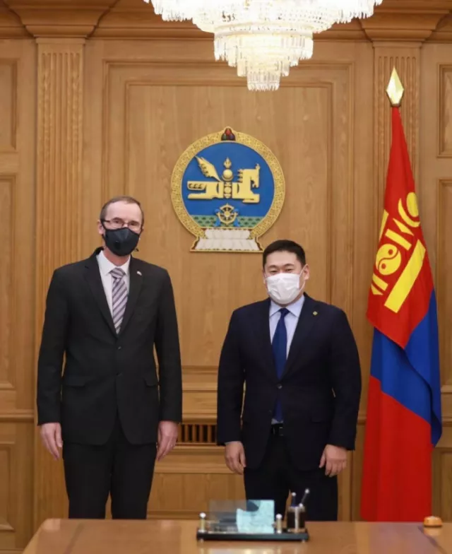 Л.Оюун-Эрдэнэ Астразенека вакцин нэмж авахад дэмжлэг үзүүлэхийг ИБУИНХУ-ын Элчин Сайдаас хүслээ