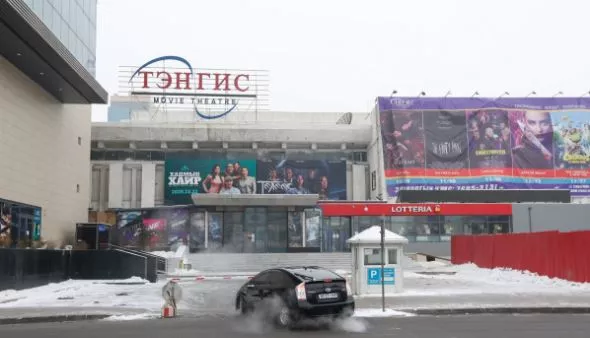Гурван сар гаруй хугацаанд хаалттай байсан КИНО ТЕАТРУУД үүдээ НЭЭЛЭЭ