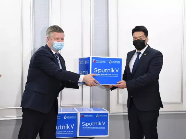 ОХУ-аас “Спутник-V” вакцины эхний ээлжийг хүлээн авлаа