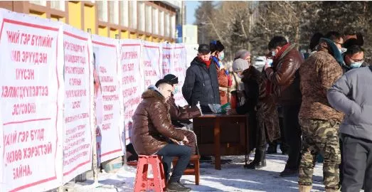 Г.Буяндорж, Т.Ариунаа нарын суулт үргэлжилсээр байна