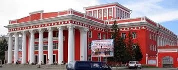 УДЭТ-ын голомт нэг жүжигчнээс эхэлж, 54 ажилтанд халдвар тархжээ