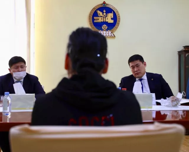 Т.Чимгээ: Ариун цэврийн хэрэгсэл байхгүй, дотроо бие засдаг газарт 9 сар хоригдсон