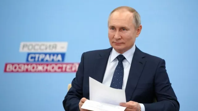 В.Путин: Ямар вакцин тарьсныг ганцхан эмч л мэдэж байгаа