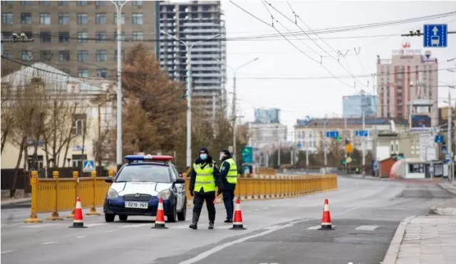 Хязгаарлалтад орохгүй иргэд ажлын үнэмлэх, албан байгууллагын тодорхойлолтоор зорчино
