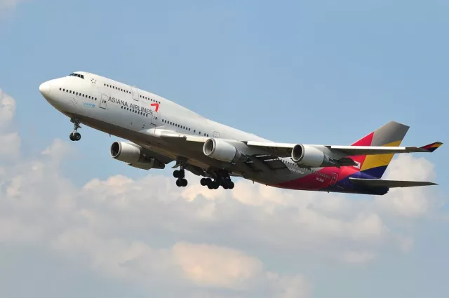 БНСУ-ын "Asiana Airlines" компанийн нислэгээр 162 иргэн эх орондоо ирлээ