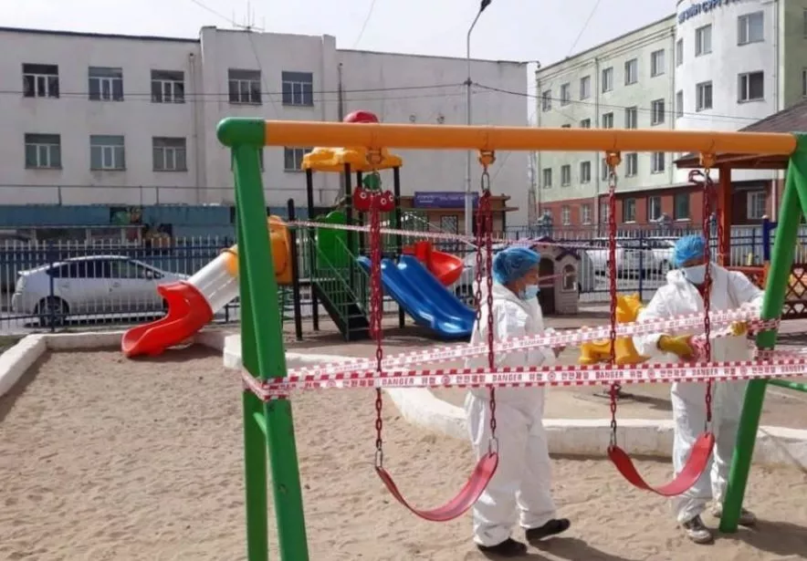 Тоглоомын талбай халдвар тараах эх үүсвэр болж байна