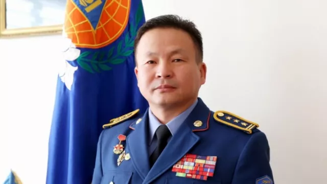 Ерөнхийлөгч Х.Баттулга 0БЕГ-ын дэд дарга Б.Ууганбаярт генерал цол хүртээлээ