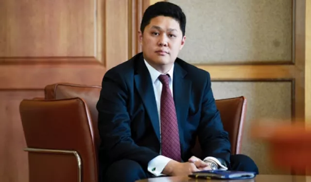 Г.Дөлгөөн Төв банкны Тэргүүн дэд ерөнхийлөгчийн ажил хийж 32 мянган долларын зээлээ төлж байна