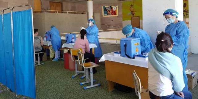БАЙРШИЛ: Өнөөдөр суурин 47, явуулын 10 цэгт иргэдэд коронавирусийн эсрэг вакцин хийнэ
