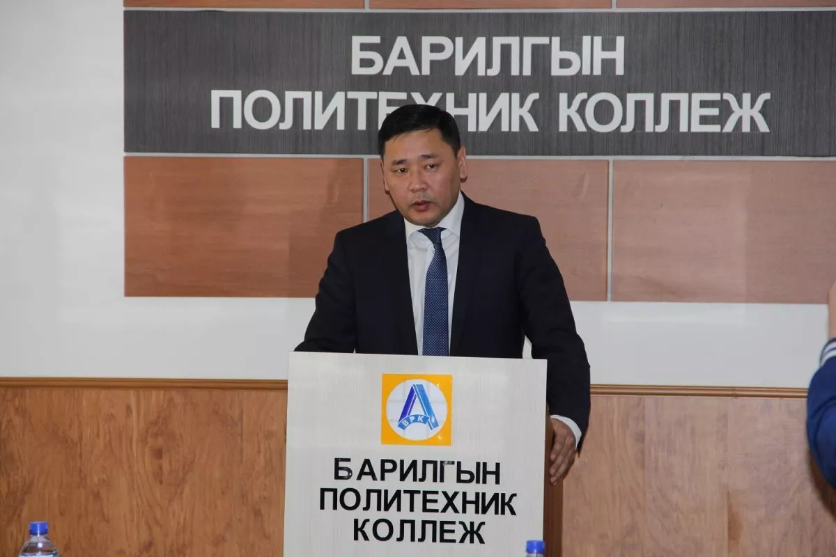 Барилга, хот байгуулалтын сайд “Барилгын политехник коллеж”-д ажиллаа