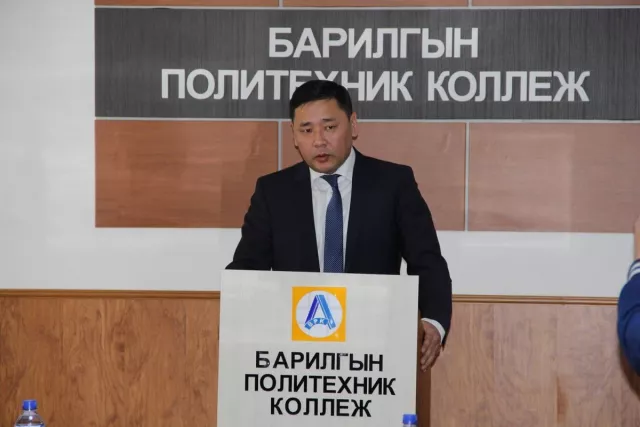 Барилга, хот байгуулалтын сайд “Барилгын политехник коллеж”-д ажиллаа