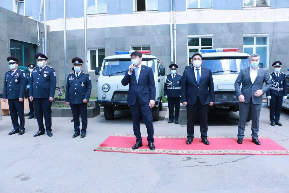 Сайхан сэтгэлтэй ах эгч нараа найзад минь туслаач