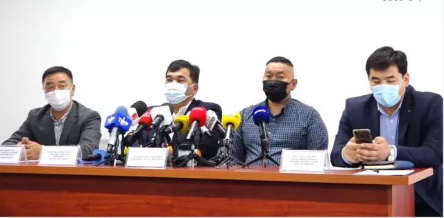 ХОЛБООД: Баяр наадмаа аймаг, суманд нэгэн зэрэг зохиох эсвэл хойшлуулахыг хүслээ