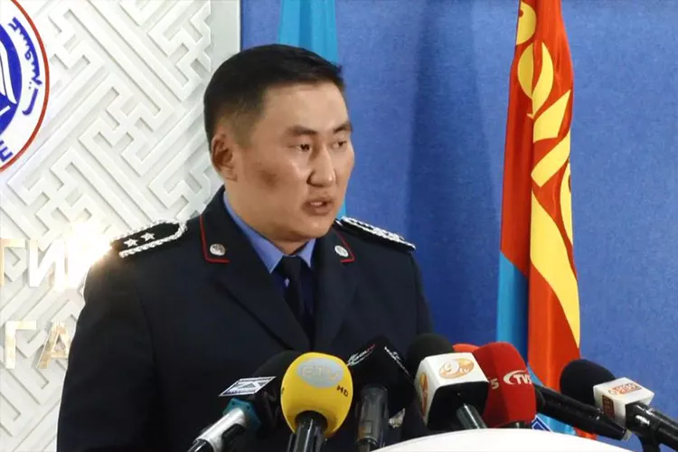 Б.Баатархүү: Гол дагуу ХҮНИЙ БӨӨГНӨРӨЛ үүсгэж буй тул хөдөлгөөний ХЯЗГААРЛАЛТ хийнэ