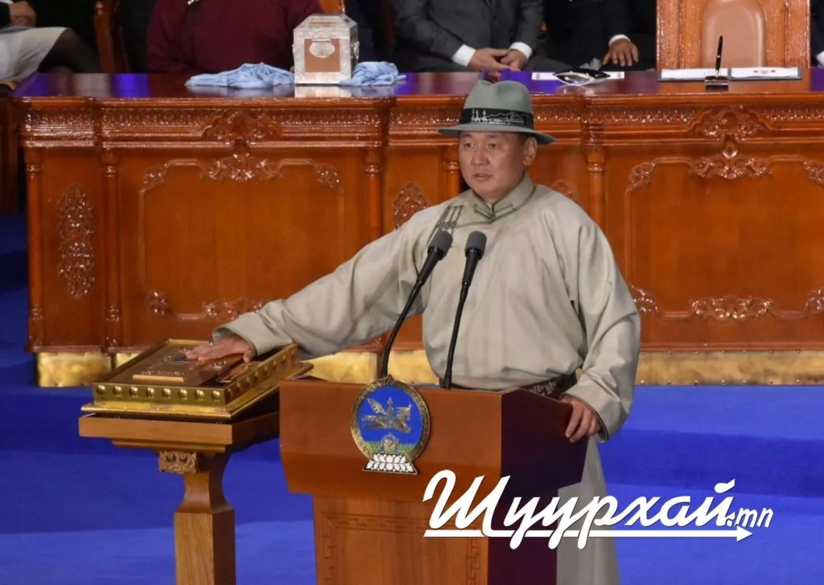 У.Хүрэлсүх тангараг өргөж, Монгол Улсын зургаа дахь Ерөнхийлөгч боллоо