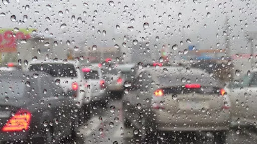 Улаанбаатарт бага зэргийн бороо орно