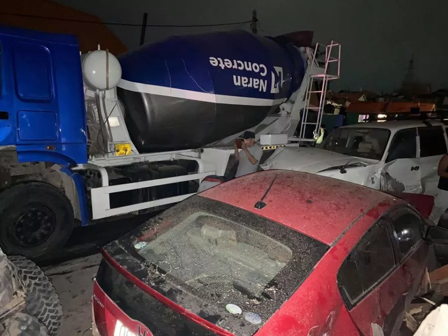 Том оврын автомашины жолооч суудлын 11 автомашин мөргөжээ