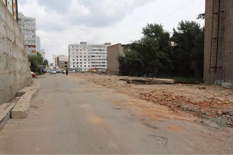 Баянгол дүүрэгт 50 гарааш буулгаж, чөлөөлсөн газарт явган хүний зам тавихаар төлөвлөжээ