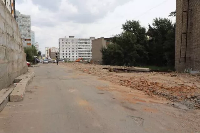 Баянгол дүүрэгт 50 гарааш буулгаж, чөлөөлсөн газарт явган хүний зам тавихаар төлөвлөжээ