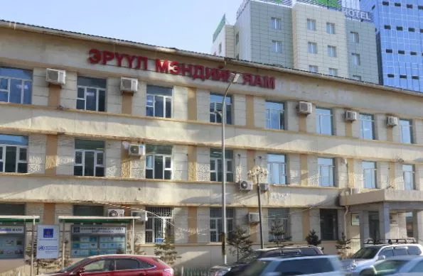 Халдварын голомтод ажиллаж буй хариу арга хэмжээний багийнханд вакцины гурав дахь тунг хийх тушаал гарсан