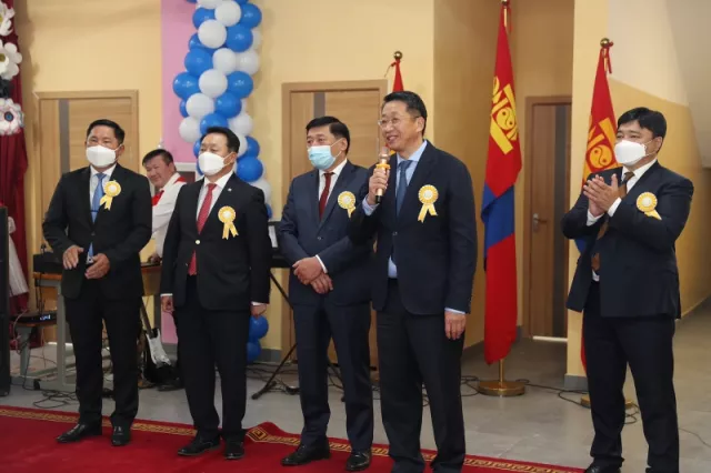 БШУЯ: ӨВӨРХАНГАЙ АЙМГИЙН “ТЭМҮҮЛЭЛ-ЭРДЭМ” БАГА СУРГУУЛИЙН ӨРГӨТГӨЛИЙН БАРИЛГА АШИГЛАЛТАД ОРЛОО