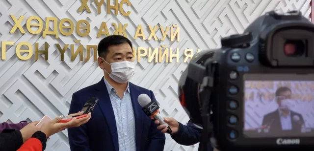 В.Үнэнбат: Хүнсний ногооны хураалт 50 орчим хувь, улаанбуудайнх 15 хувьтай  байна