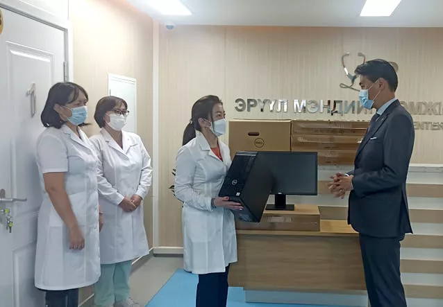 ХУД-ийн “Эрүүл мэндийг дэмжих төв”-д 350 сая төгрөгийн өртөг бүхий тоног төхөөрөмж хүлээлгэн өглөө