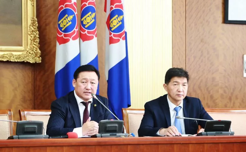 МАН-ын бүлэг: Богд Зонховын хөшөөний санхүүжилтийг царцаахаар болсон