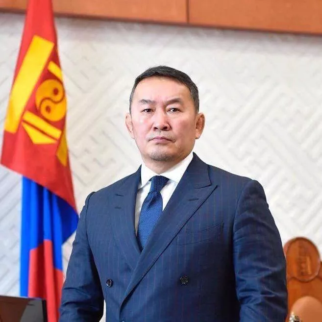 Монголын улс төрийн бүх намыг татан буулгах уу 