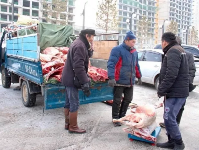 “Өвлийн идэш” өргөтгөсөн худалдаа гурван дүүрэгт үргэлжилж байна